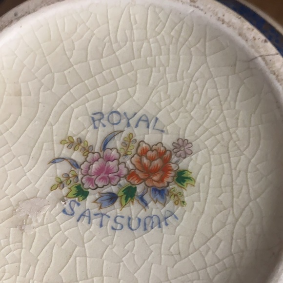 Royal Satsuma Accents Vintage Royal Satsuma Japan 8 Vase Urn